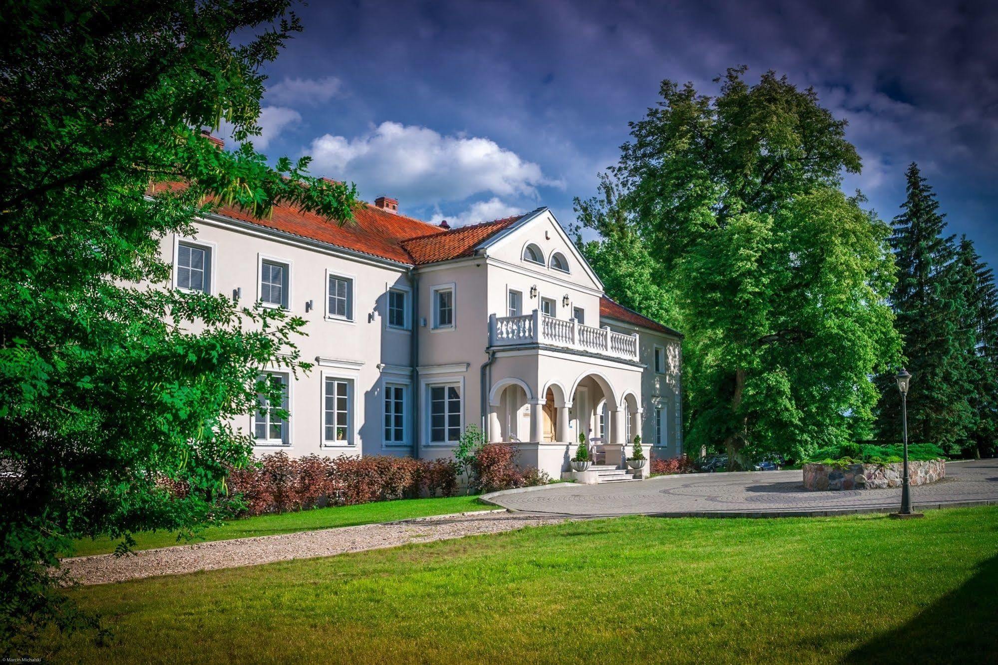 Dwor Kaliszki Hotel Exterior photo